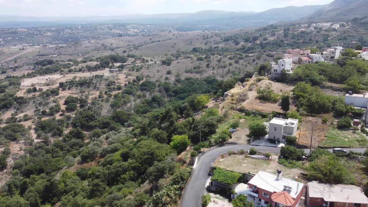 Traditional Stonebuilt Villa Leonanto, Only 5 Km From A Sandy Beach Kastellos Exterior photo