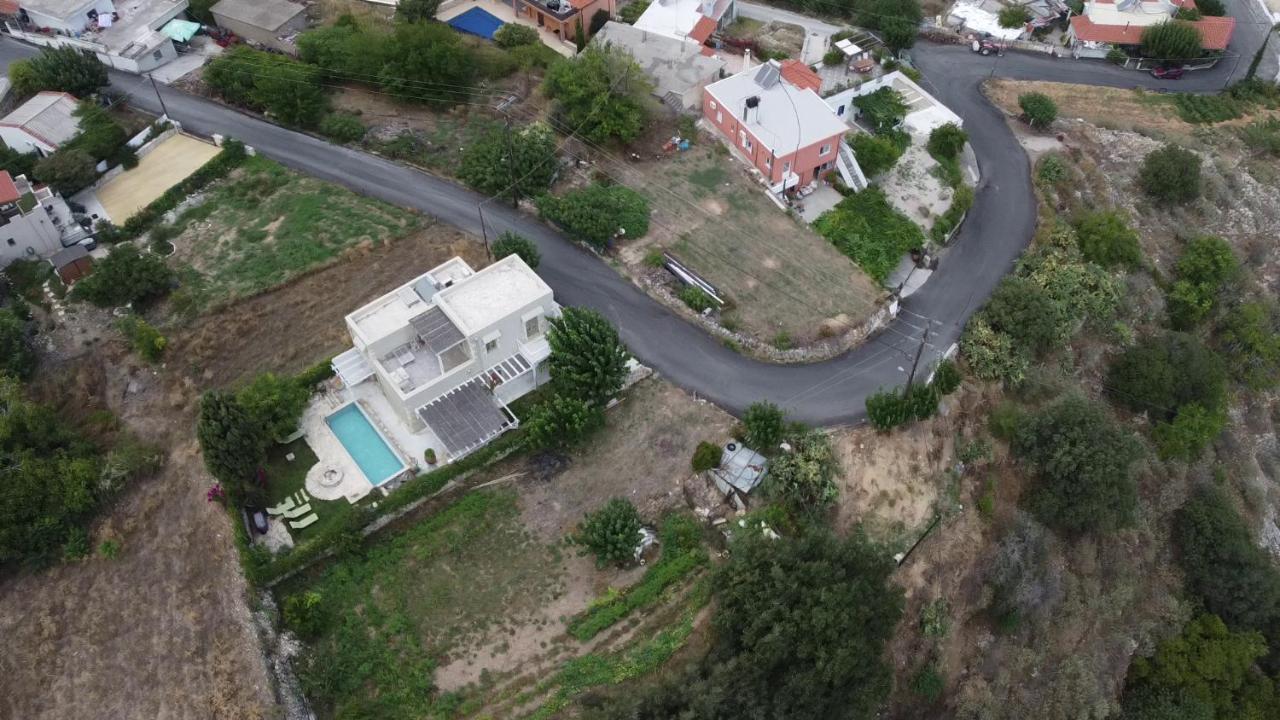 Traditional Stonebuilt Villa Leonanto, Only 5 Km From A Sandy Beach Kastellos Exterior photo