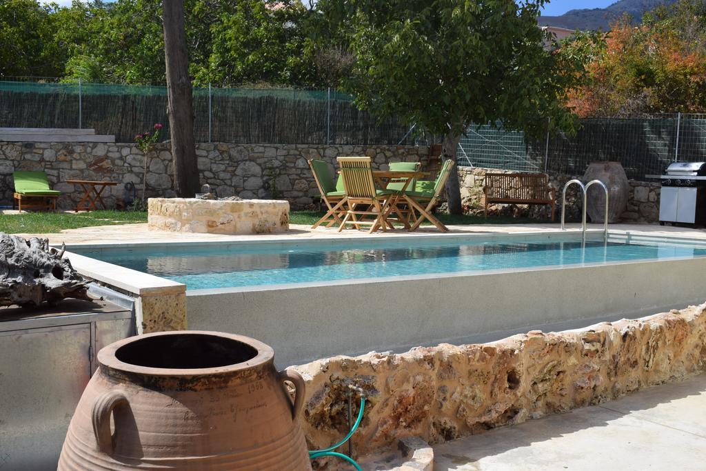 Traditional Stonebuilt Villa Leonanto, Only 5 Km From A Sandy Beach Kastellos Exterior photo