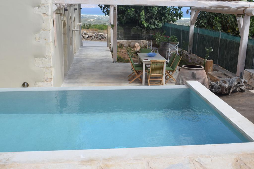 Traditional Stonebuilt Villa Leonanto, Only 5 Km From A Sandy Beach Kastellos Exterior photo