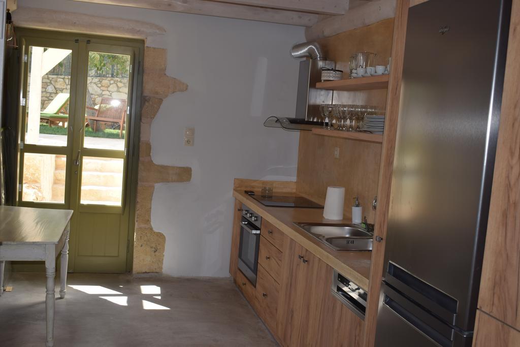 Traditional Stonebuilt Villa Leonanto, Only 5 Km From A Sandy Beach Kastellos Exterior photo