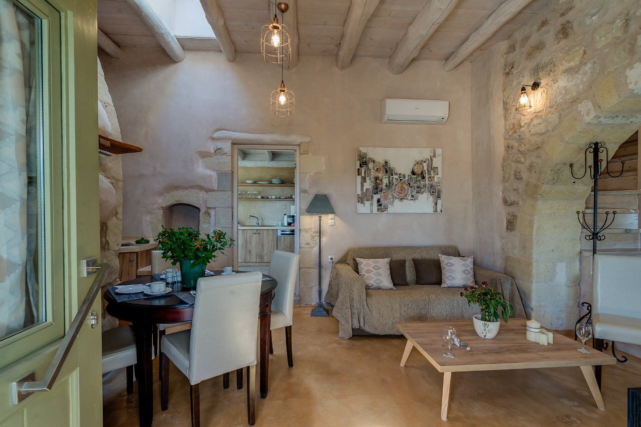 Traditional Stonebuilt Villa Leonanto, Only 5 Km From A Sandy Beach Kastellos Exterior photo