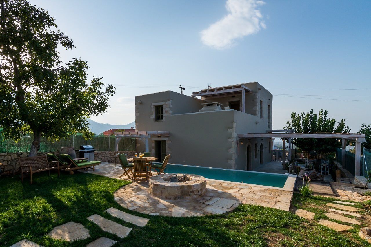 Traditional Stonebuilt Villa Leonanto, Only 5 Km From A Sandy Beach Kastellos Exterior photo