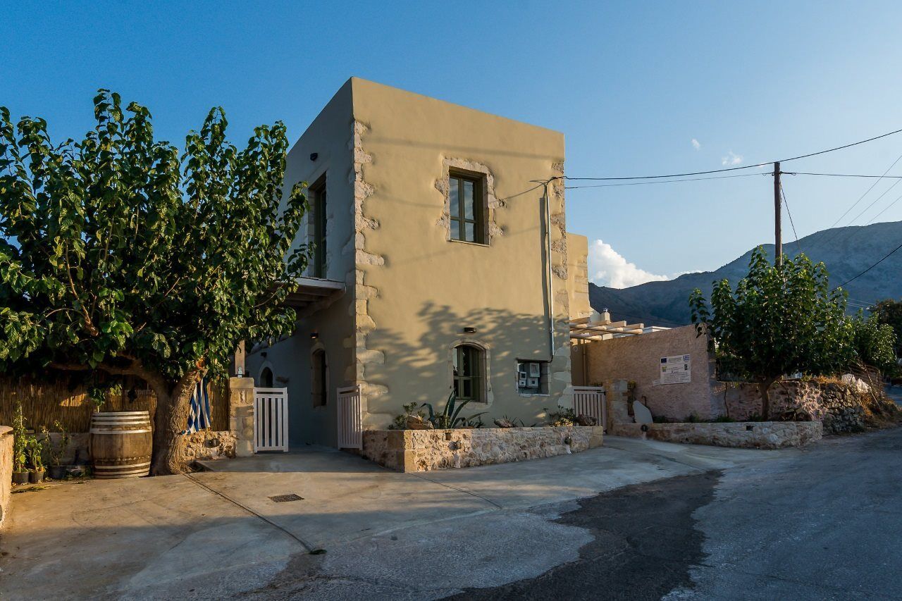 Traditional Stonebuilt Villa Leonanto, Only 5 Km From A Sandy Beach Kastellos Exterior photo