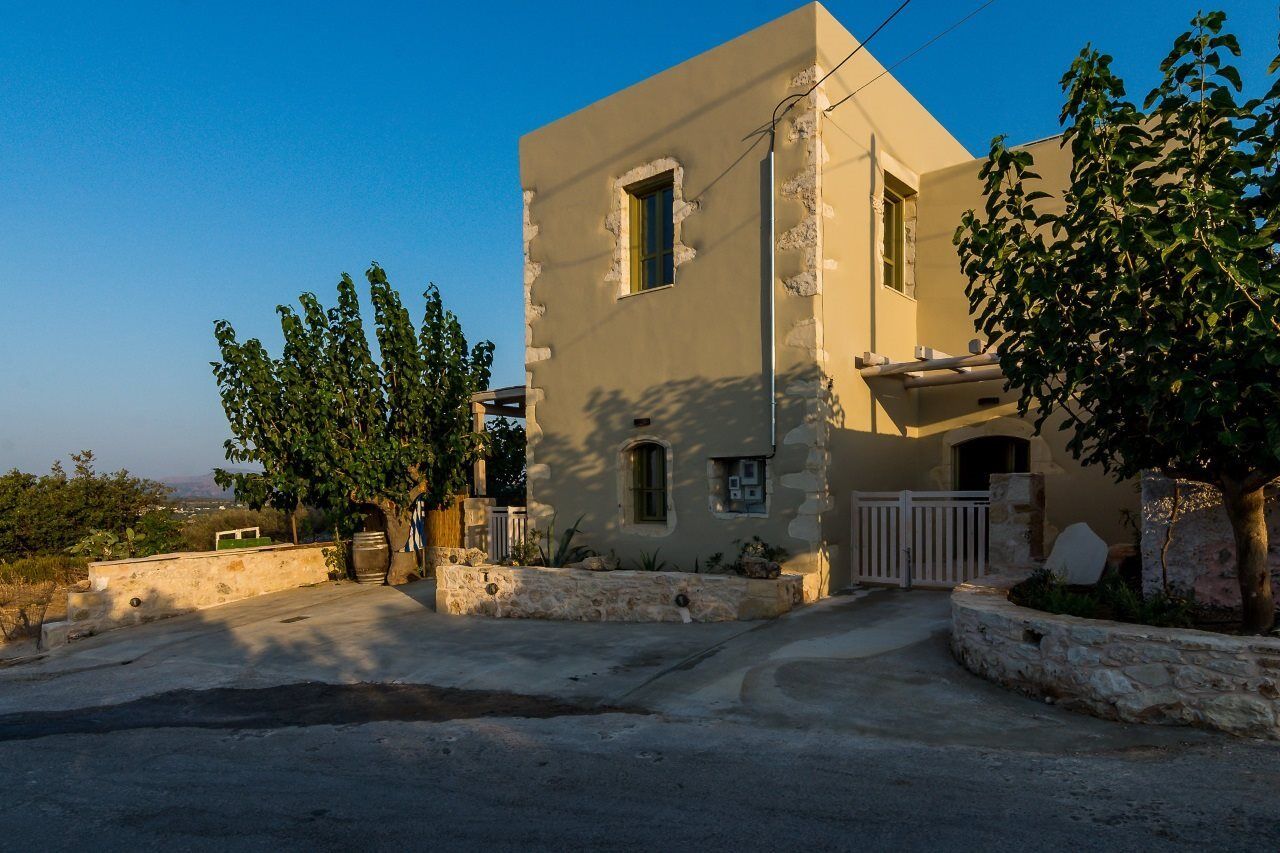 Traditional Stonebuilt Villa Leonanto, Only 5 Km From A Sandy Beach Kastellos Exterior photo