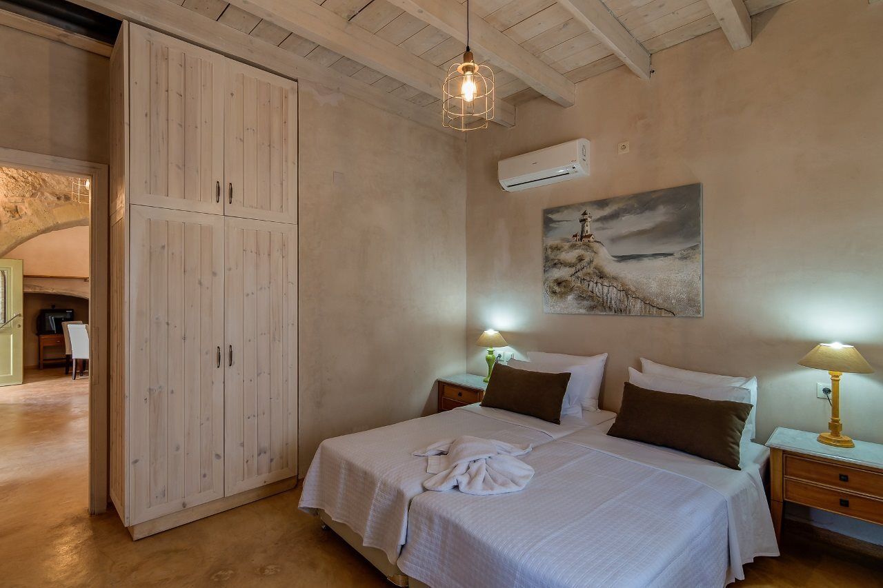 Traditional Stonebuilt Villa Leonanto, Only 5 Km From A Sandy Beach Kastellos Exterior photo