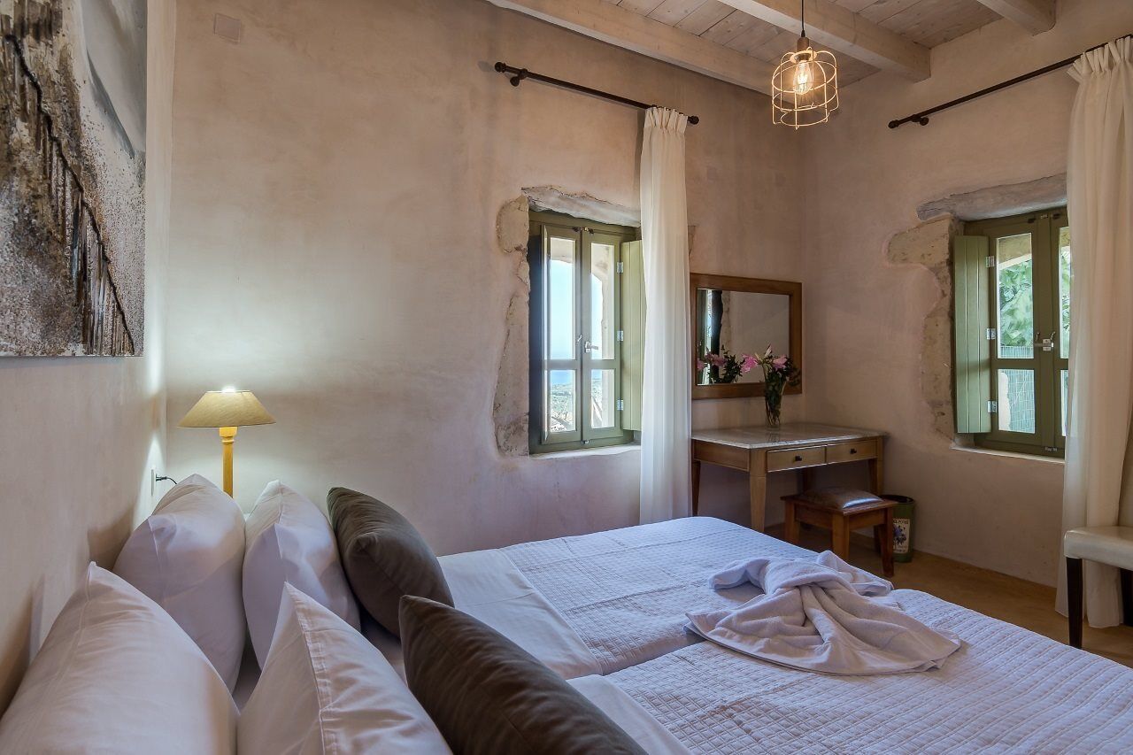 Traditional Stonebuilt Villa Leonanto, Only 5 Km From A Sandy Beach Kastellos Exterior photo