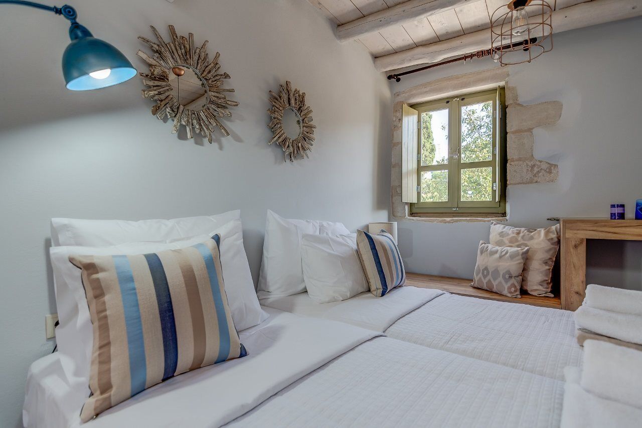 Traditional Stonebuilt Villa Leonanto, Only 5 Km From A Sandy Beach Kastellos Exterior photo
