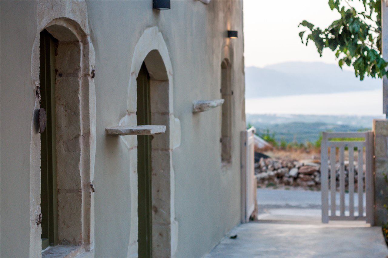 Traditional Stonebuilt Villa Leonanto, Only 5 Km From A Sandy Beach Kastellos Exterior photo