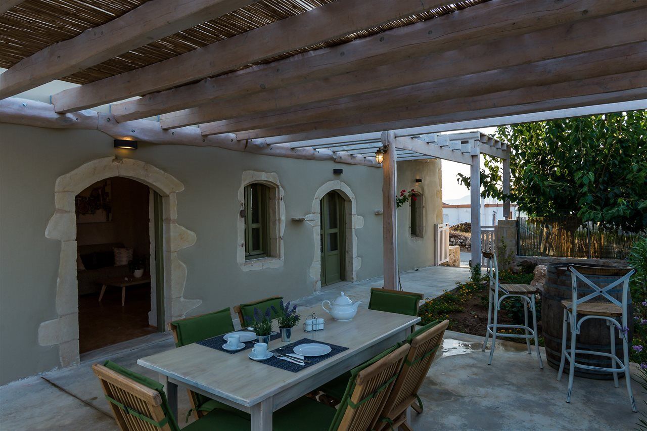 Traditional Stonebuilt Villa Leonanto, Only 5 Km From A Sandy Beach Kastellos Exterior photo